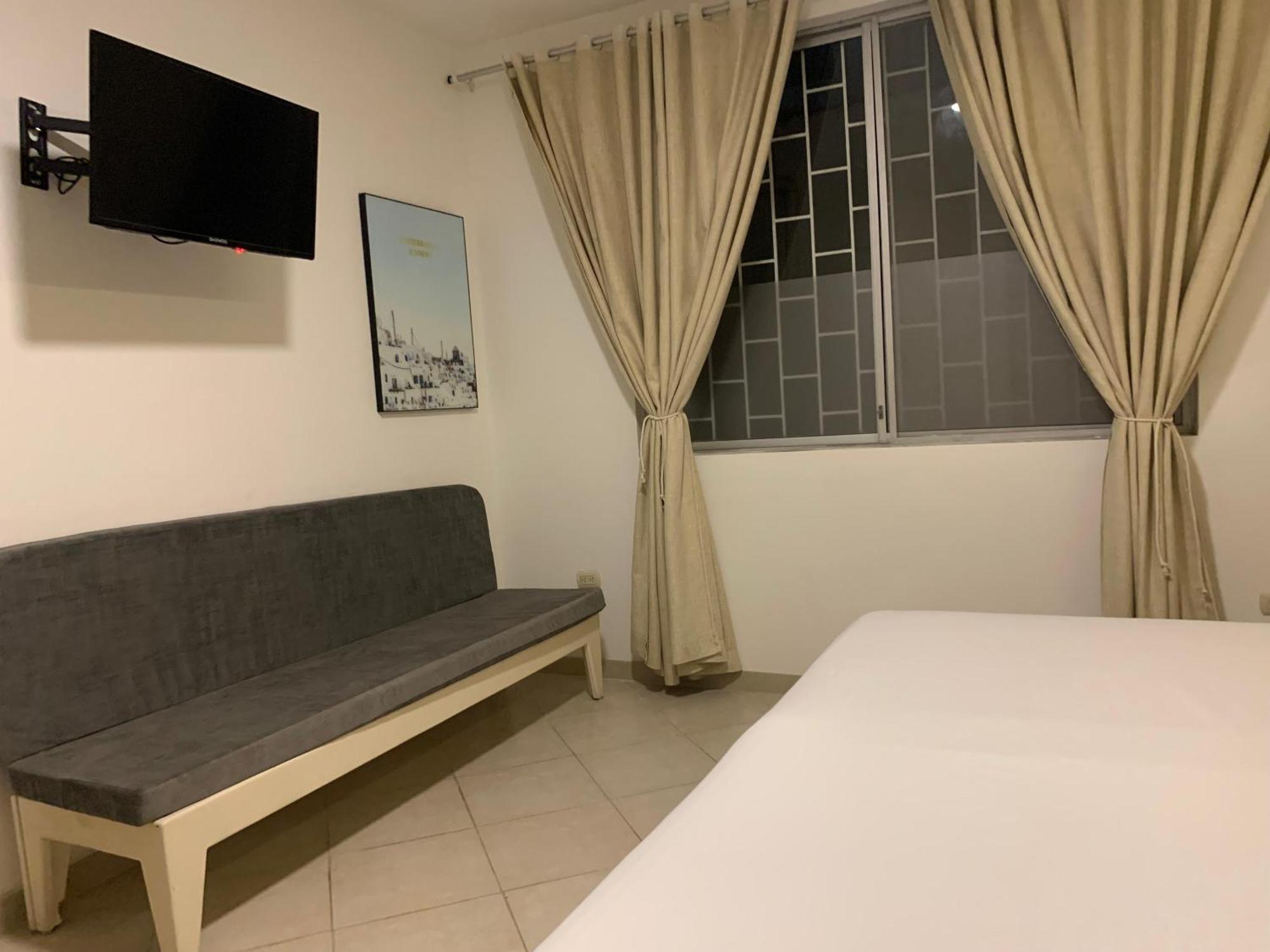 Los Soles Suite Mall Del Sol Guayaquil Airport Exterior photo